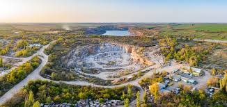 Empresa se compromete com práticas de mineração sustentável