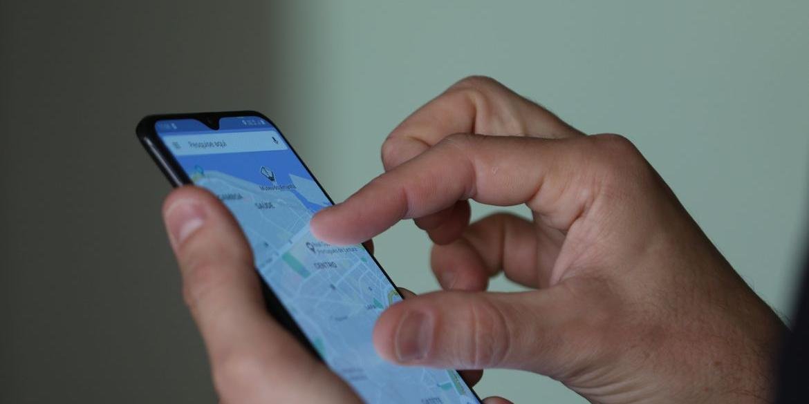Apenas 37% dos que usam internet somente no celular checam informações