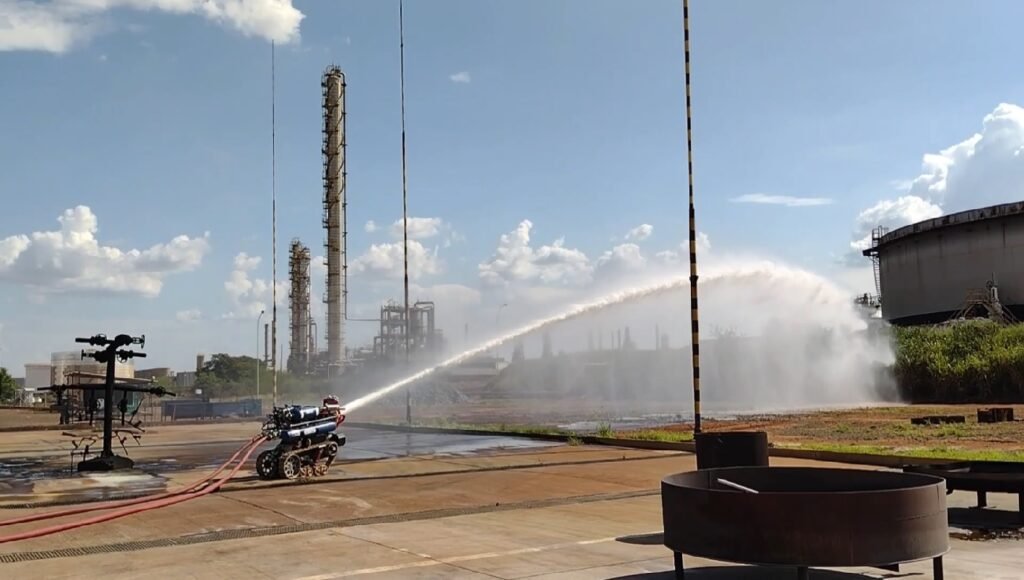 Petrobrás passará a usar robôs para combater incêndios em suas unidades