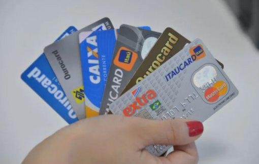 É preciso procurar ajuda para sair do superendividamento