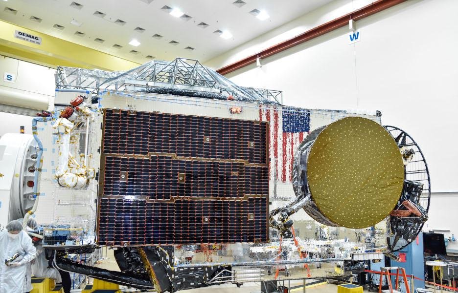 Com novo satélite, Hughes tenta frear avanço da Starlink