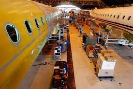 Embraer tem desafios para ampliar produção devido à falta de peças