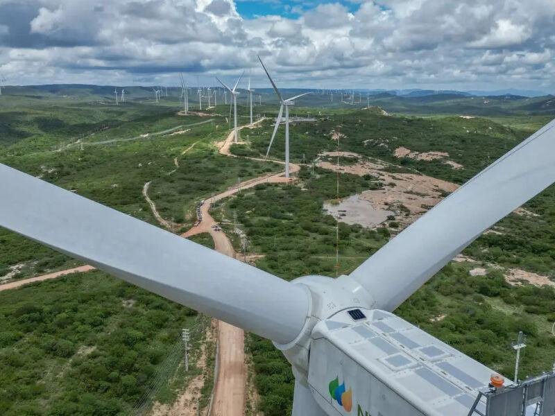 Oferta de energia solar impacta na geração eólica