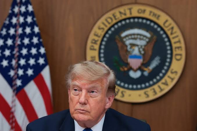 Trump é processado por metade dos estados americanos pelo tarifaço - Exame